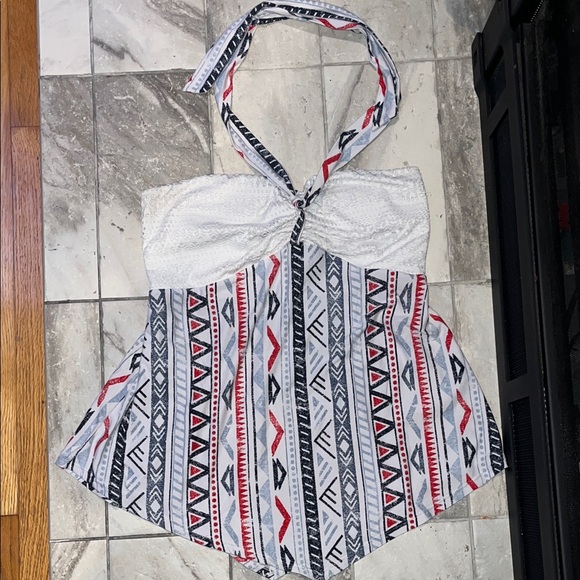 No Boundaries White and Red Patterned Women's Tunic - Picture 2 of 3